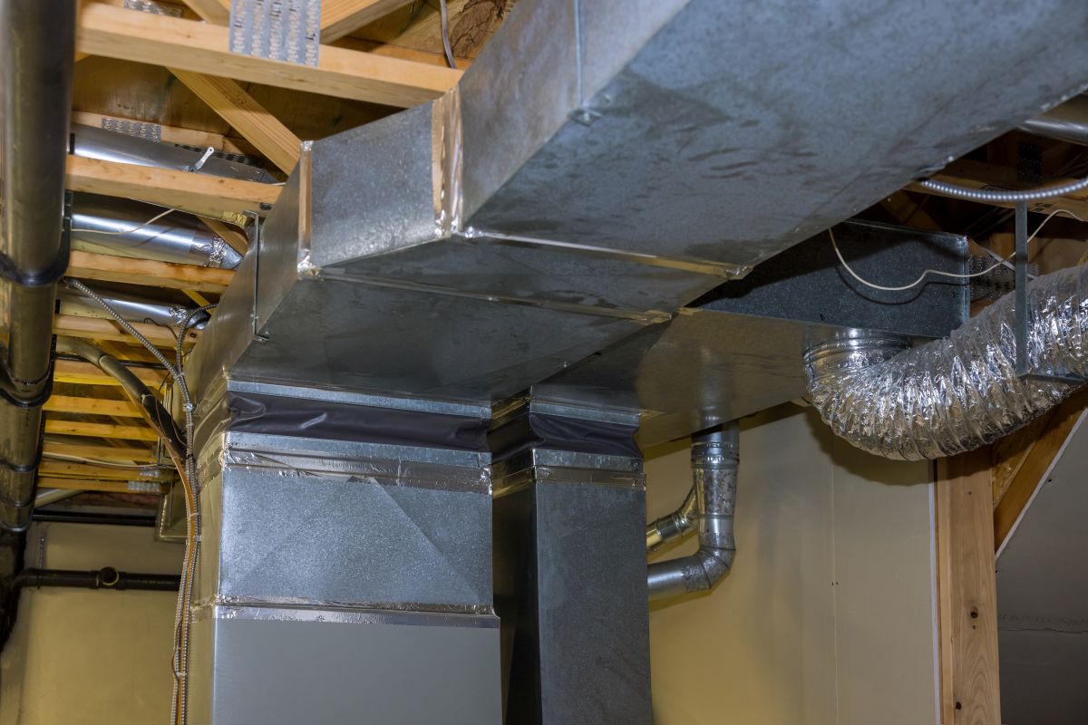 Air ventilation system in steel central heating tubes pipes on new home
